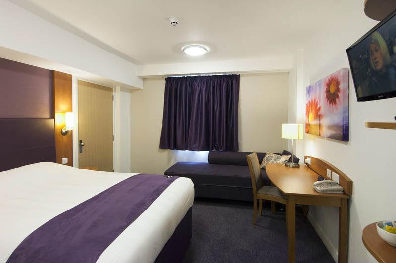 Premier Inn Ripley 里普利 外观 照片
